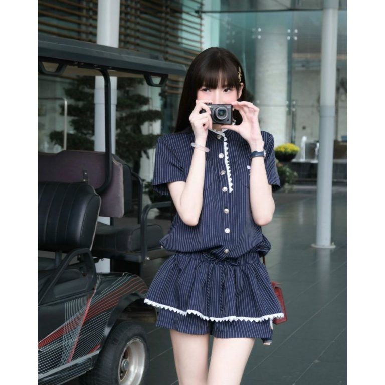 Set Jumpsuit Cổ Tay Cúp Đính Viền Ren Kèm Quần Short: Hành Trình 30 Ngày Cùng Thời Trang Châu Âu