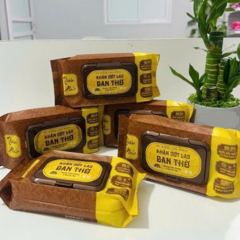 Gói 30 Khăn Ướt Lau Bàn Thờ Hương Trầm: Giải Pháp Tiện Dụng Cho Ngày Thường