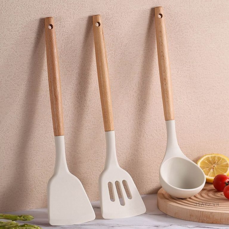 Bộ Dụng Cụ Nấu Ăn Bằng Silicone Cán Gỗ – Trải Nghiệm Thực Tế Sau 30 Ngày!